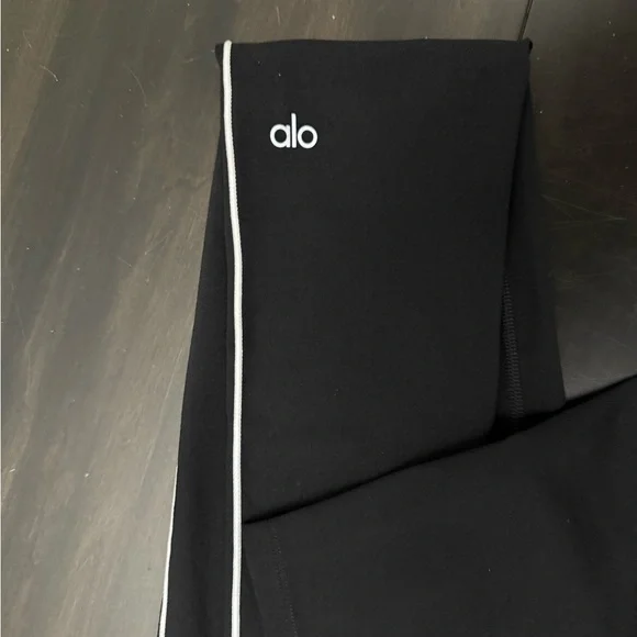 ALO Yoga Black Leggings and Bra Set with White Accents - Picture 2 of 6